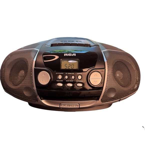 RCA Black and Silver Portable CD/Cassette AM/FM Boombox‎ - Picture 1 of 6